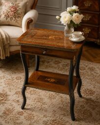 Celointarzovaný toaletný stolík